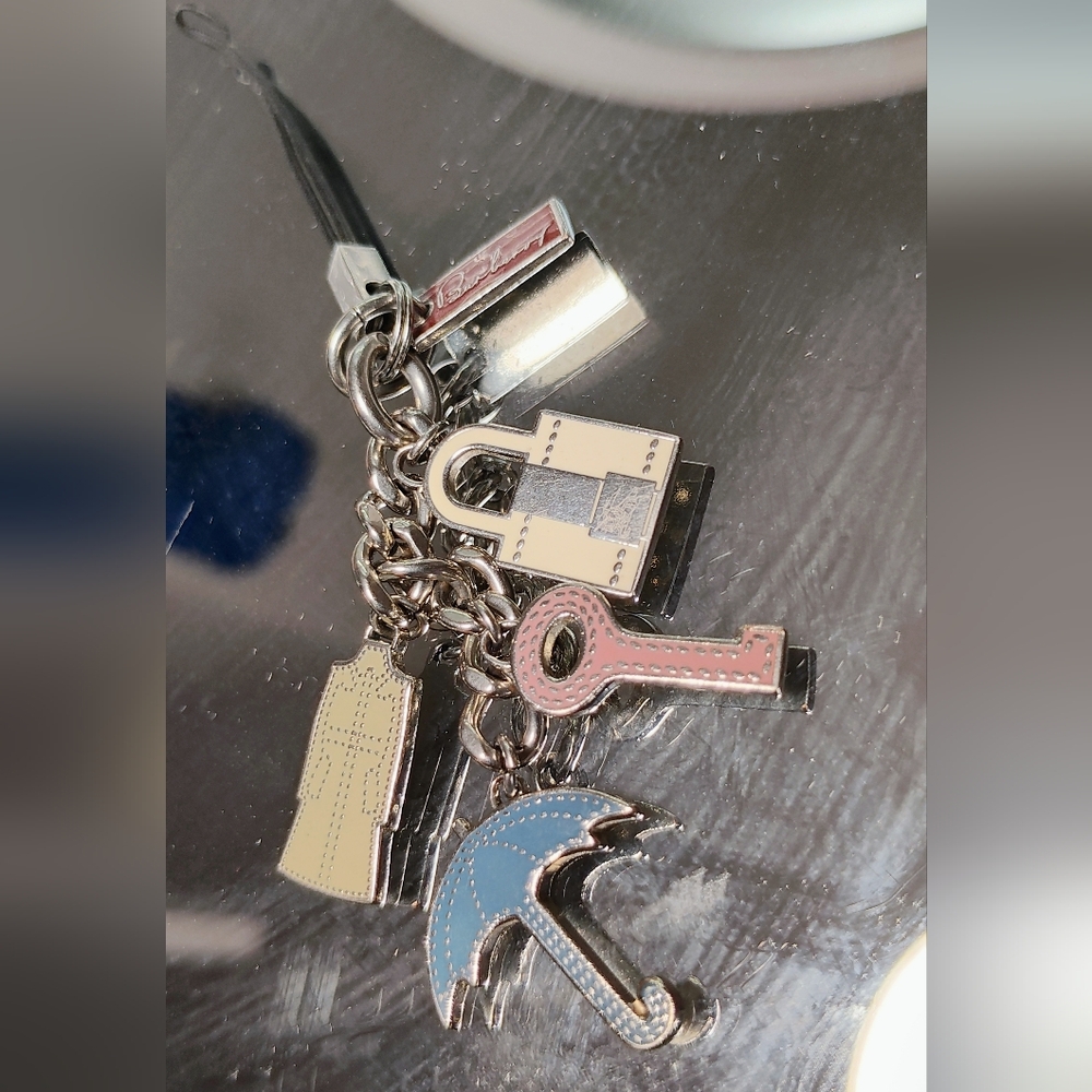 Burberry Phone Charm Keychain - Picture 3 of 4